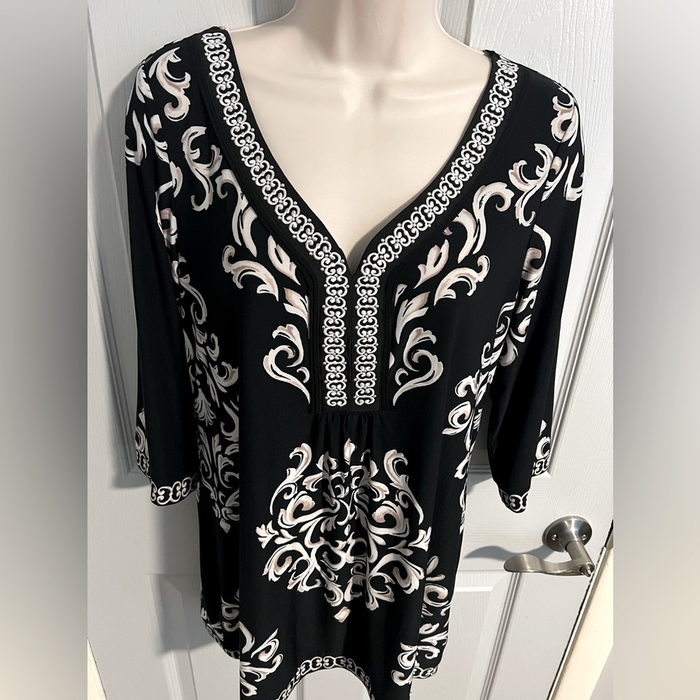Women’s Top by White House Black Market, Size Medium, Black/Beige